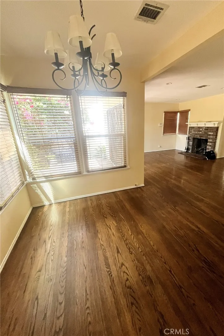 4419 Calhoun Sherman Oaks, CA 91423