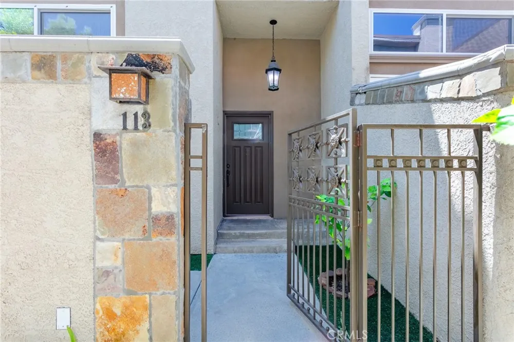 21901 Lassen Street #113 Chatsworth, CA 91311