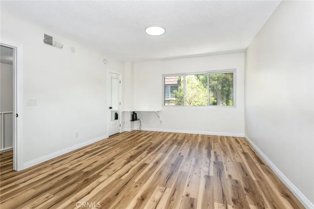 21901 Lassen Street #113 Chatsworth, CA 91311