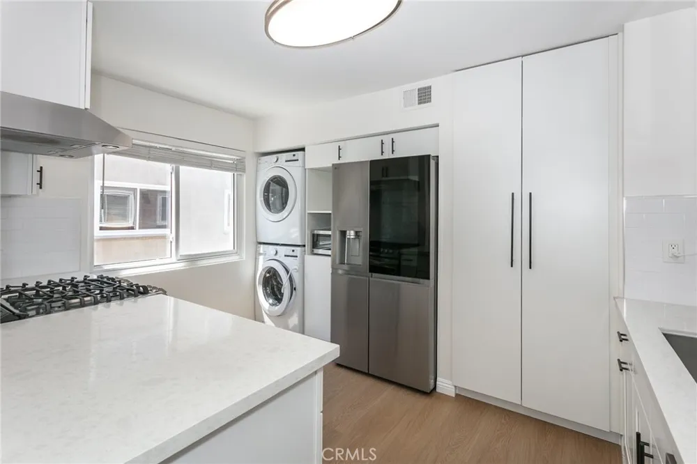 21901 Lassen Street #113 Chatsworth, CA 91311