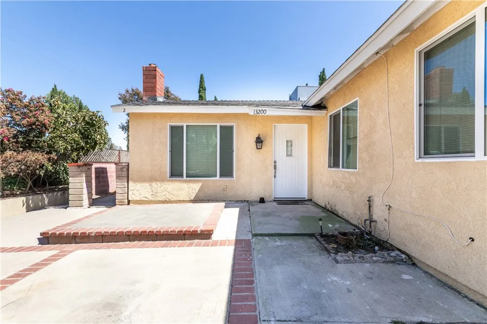13200 Wentworth Street Arleta, CA 91331