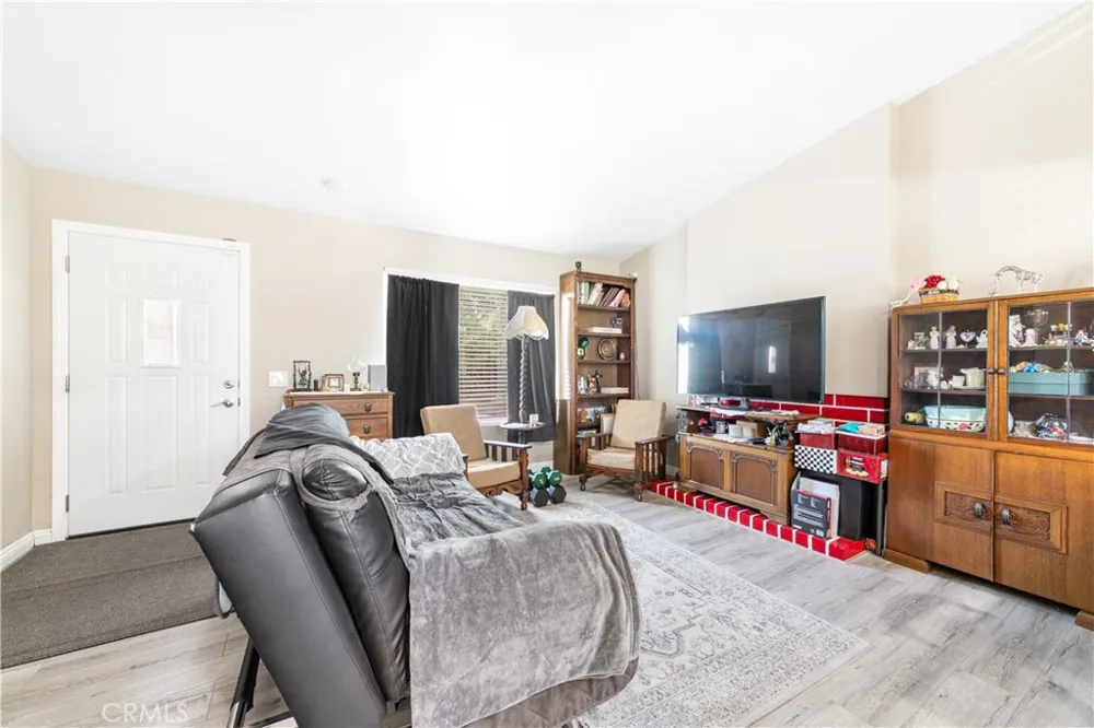 13200 Wentworth Street Arleta, CA 91331