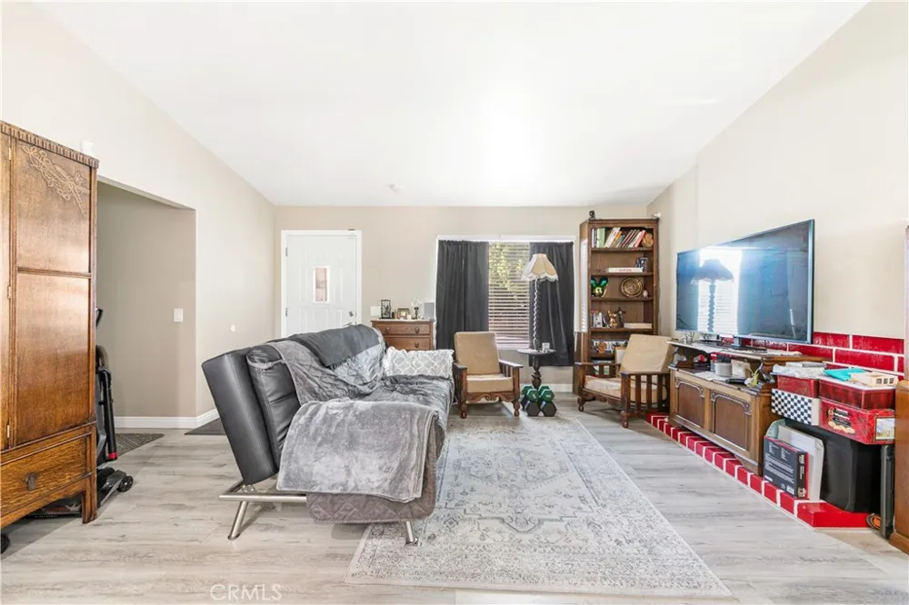 13200 Wentworth Street Arleta, CA 91331