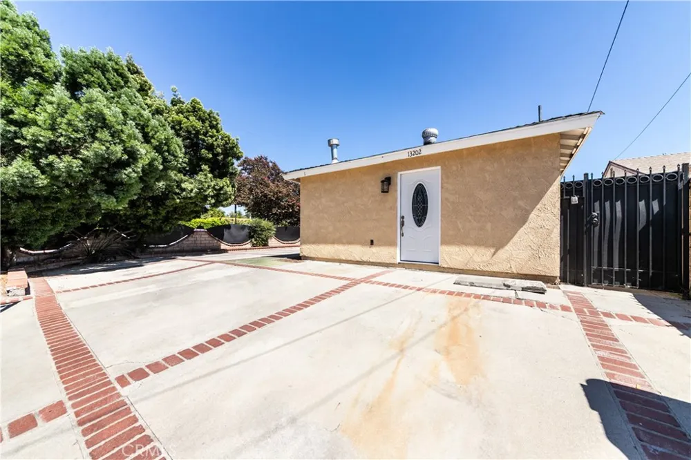 13200 Wentworth Street Arleta, CA 91331