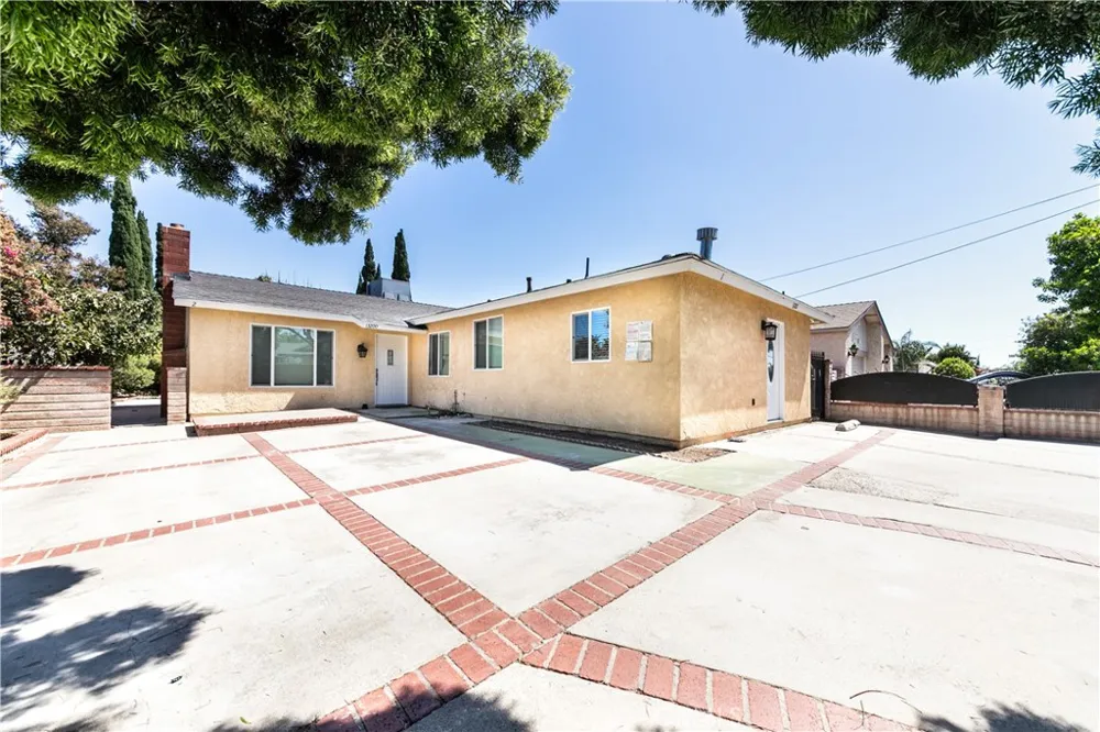 13200 Wentworth Street Arleta, CA 91331