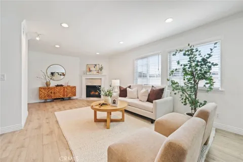 4189 Vineland #120