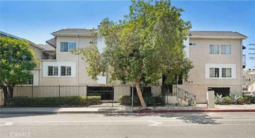 4189 Vineland #120 Studio City, CA 91602