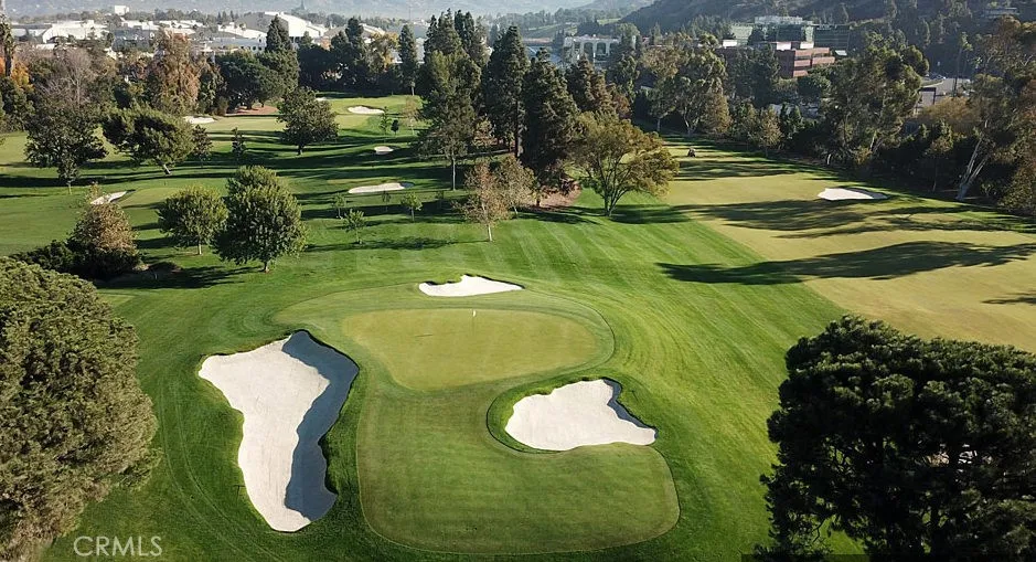 4189 Vineland #120 Studio City, CA 91602