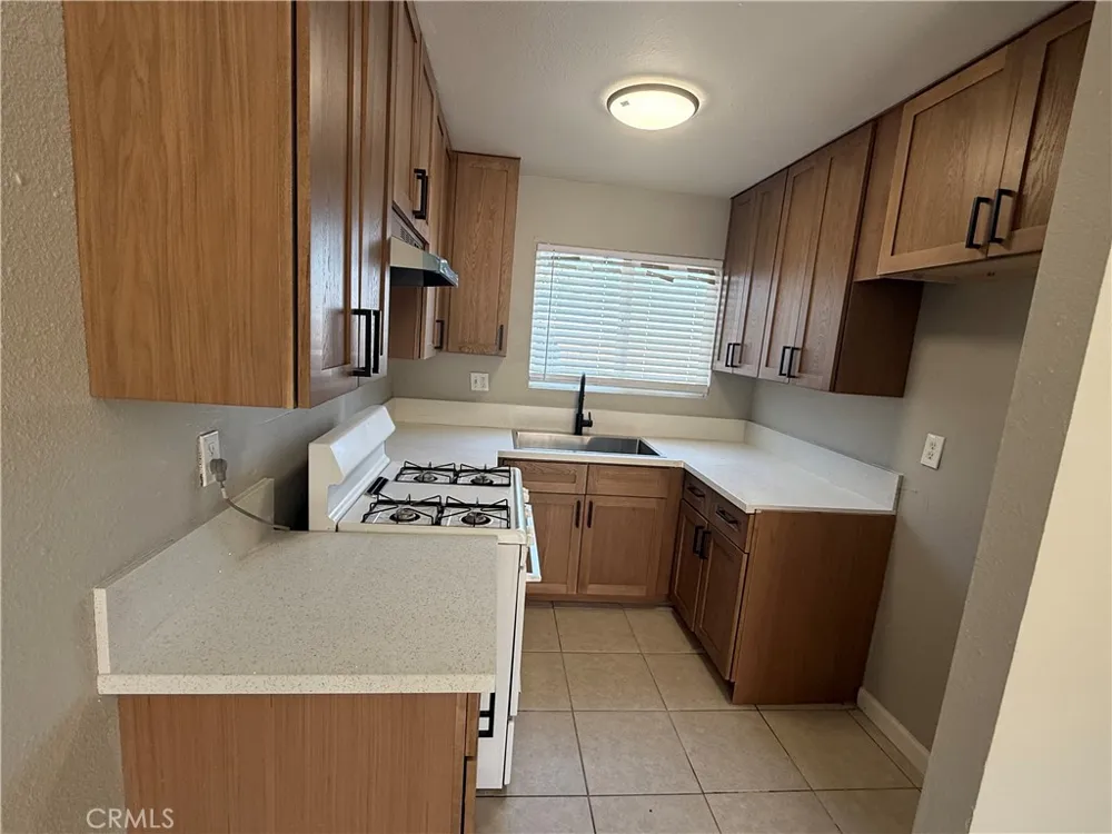 4242 W Avenue L #102 Lancaster, CA 93536
