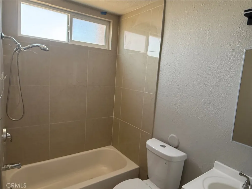 4242 W Avenue L #102 Lancaster, CA 93536