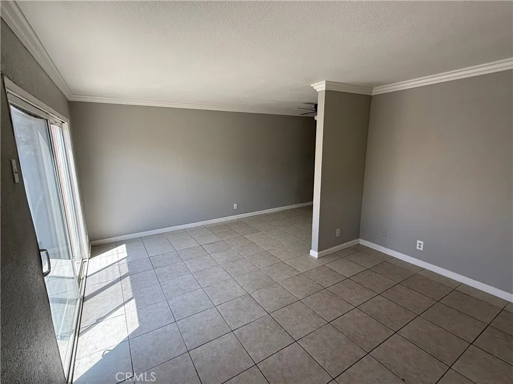 4242 W Avenue L #102 Lancaster, CA 93536
