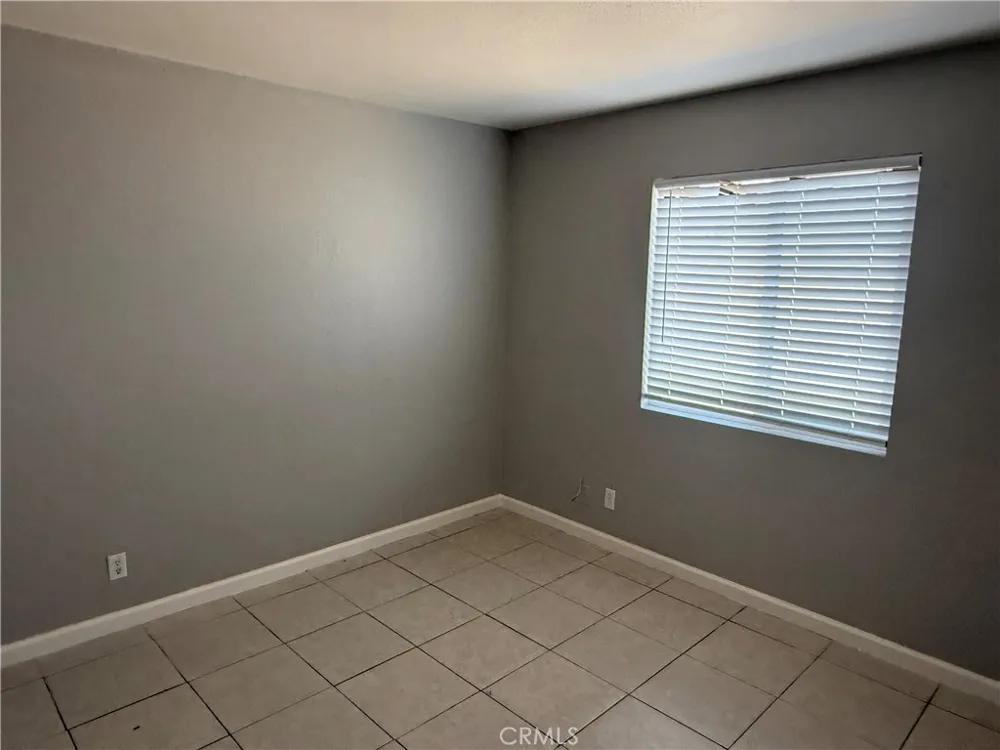 4242 W Avenue L #102 Lancaster, CA 93536