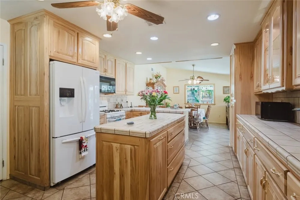 6314 Almond Valley Way Quartz Hill, CA 93536