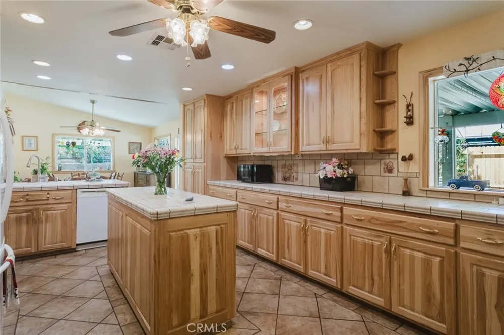 6314 Almond Valley Way Quartz Hill, CA 93536