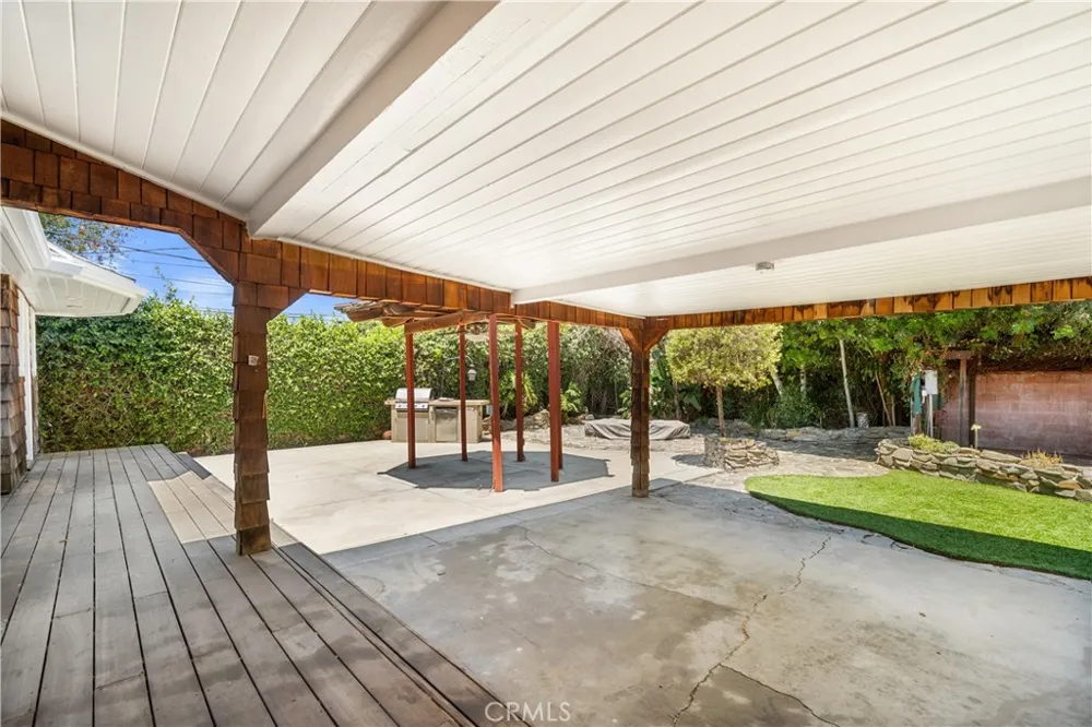 20271 Mobile Winnetka, CA 91306