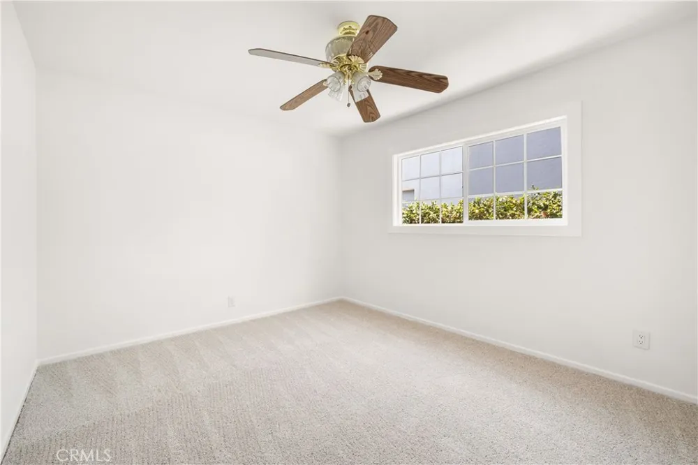 20271 Mobile Winnetka, CA 91306