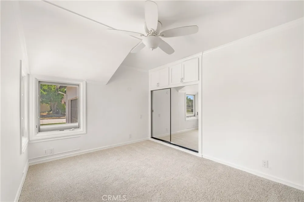 20271 Mobile Winnetka, CA 91306