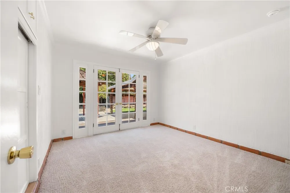 20271 Mobile Winnetka, CA 91306
