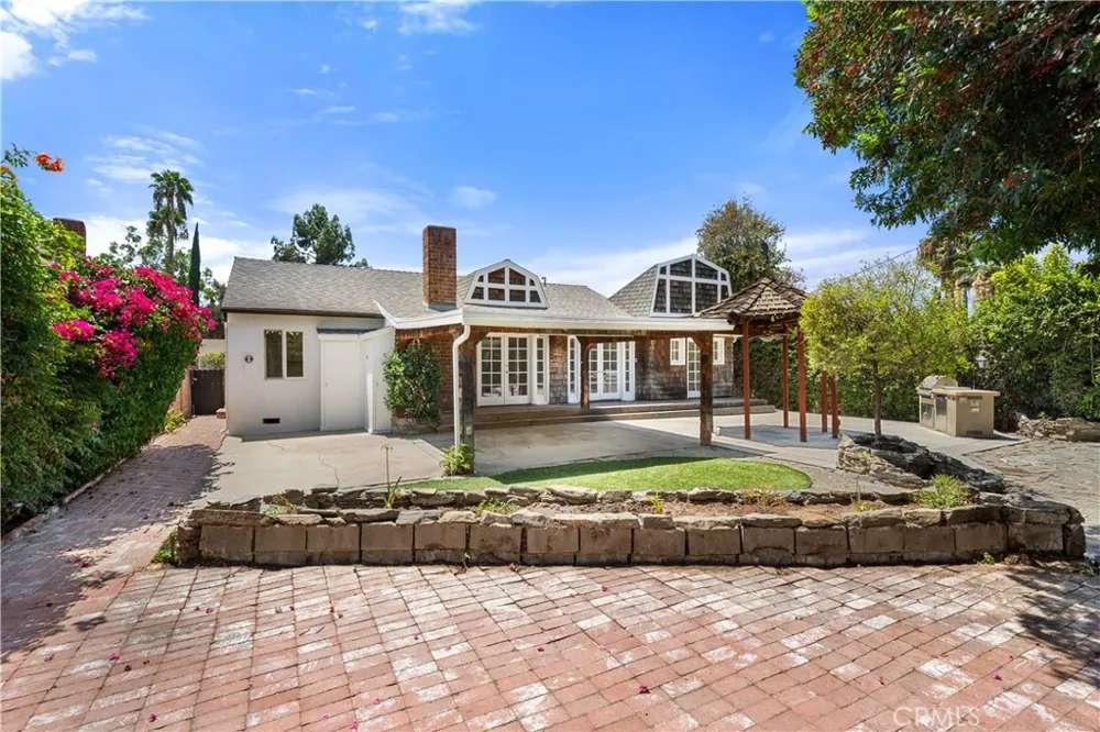 20271 Mobile Winnetka, CA 91306