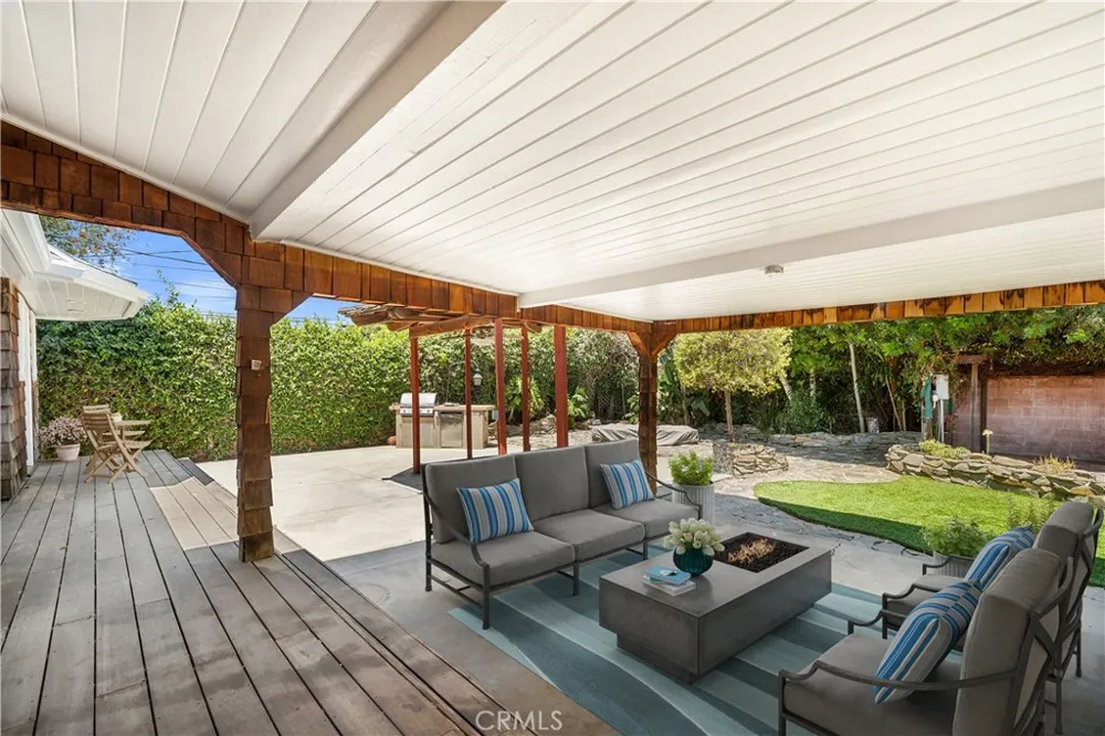 20271 Mobile Winnetka, CA 91306