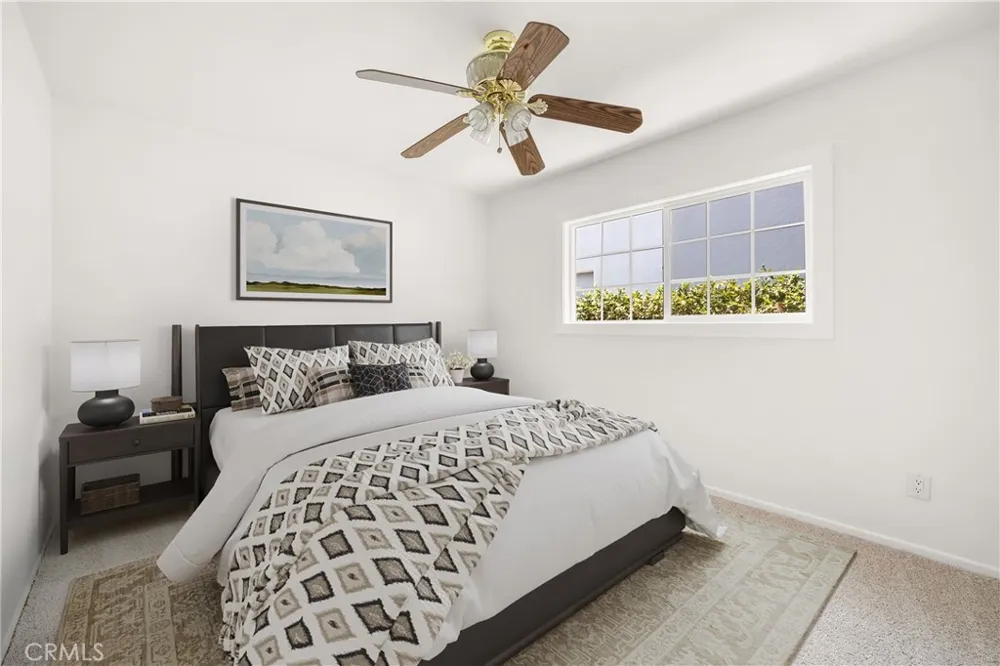 20271 Mobile Winnetka, CA 91306