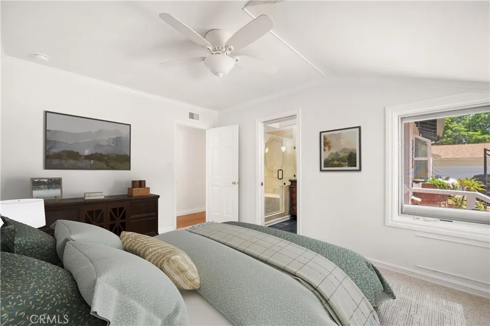 20271 Mobile Winnetka, CA 91306