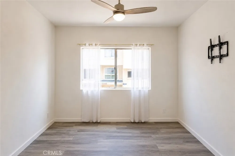 13600 Foothill Sylmar, CA 91342