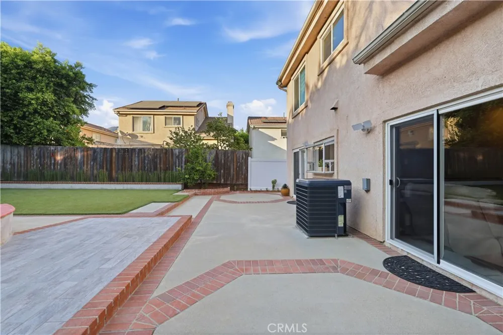 13638 Dronfield Avenue Sylmar, CA 91342