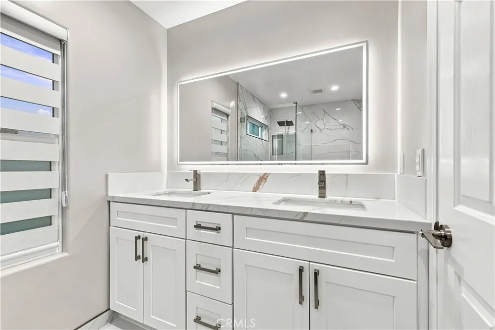 13638 Dronfield Avenue Sylmar, CA 91342