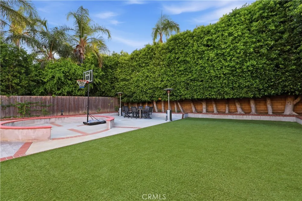 13638 Dronfield Avenue Sylmar, CA 91342