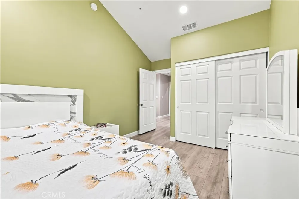 13638 Dronfield Avenue Sylmar, CA 91342