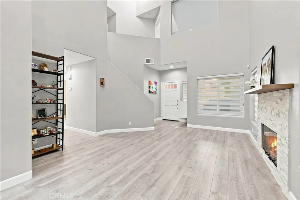 13638 Dronfield Avenue Sylmar, CA 91342