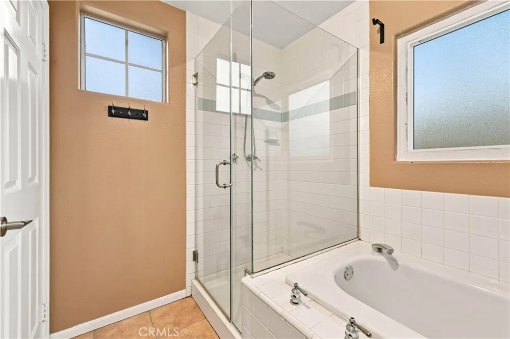 13638 Dronfield Avenue Sylmar, CA 91342