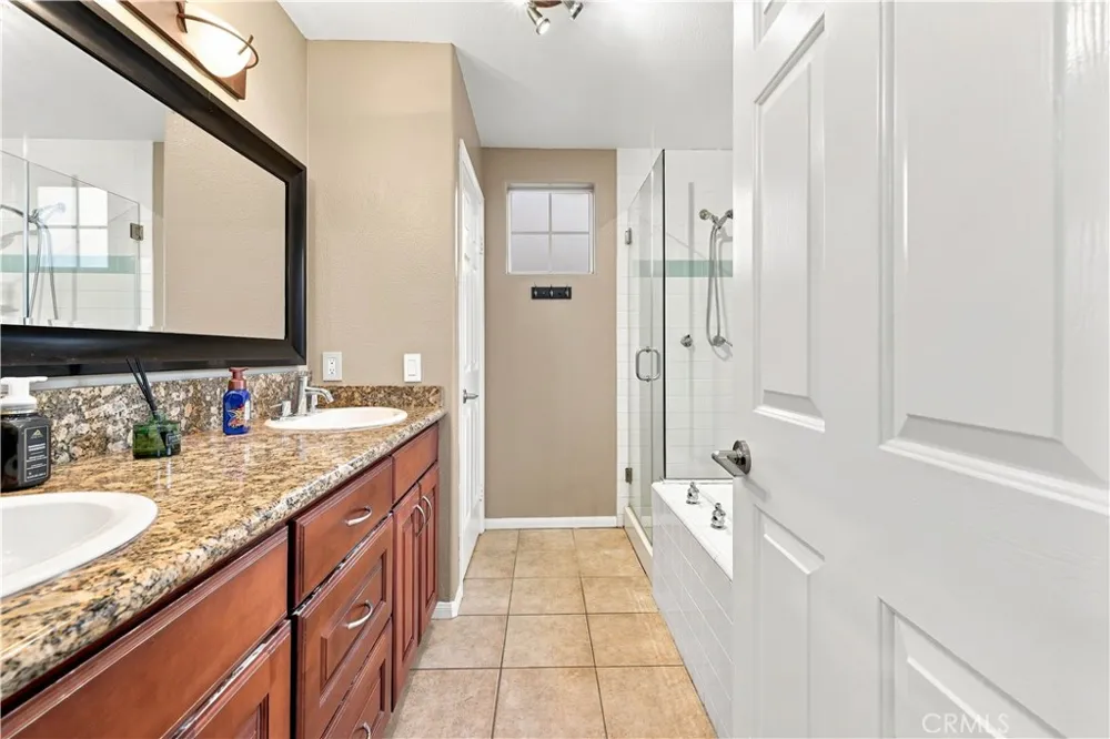 13638 Dronfield Avenue Sylmar, CA 91342