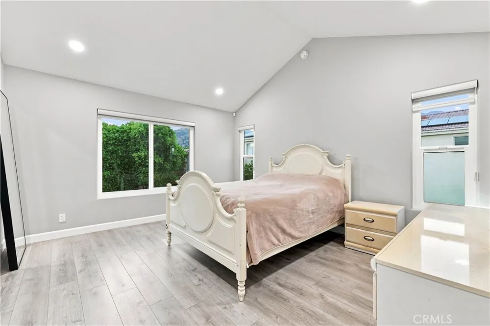 13638 Dronfield Avenue Sylmar, CA 91342