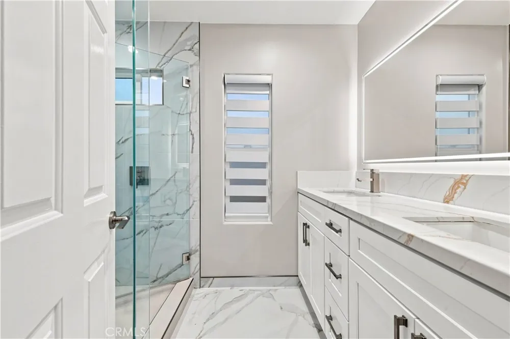 13638 Dronfield Avenue Sylmar, CA 91342