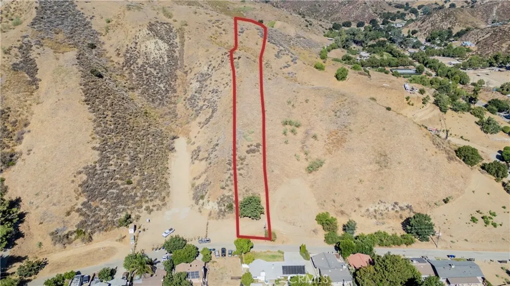 Paradise Road Val Verde, CA 91384