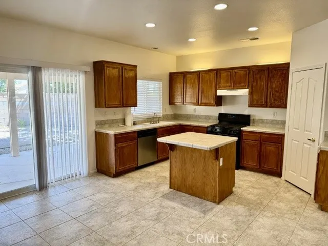 2759 Legends Lancaster, CA 93536