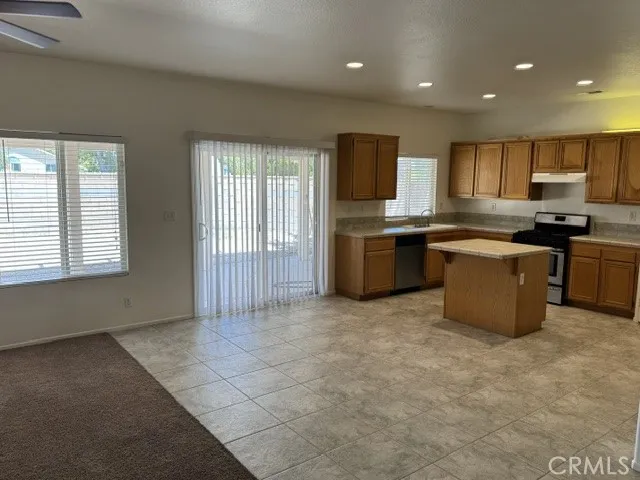 2759 Legends Lancaster, CA 93536