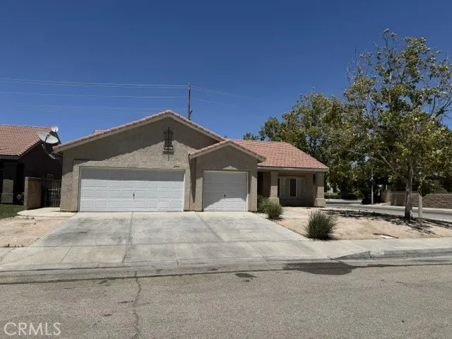 2759 Legends Lancaster, CA 93536