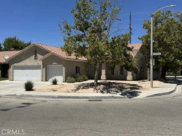 2759 Legends Lancaster, CA 93536