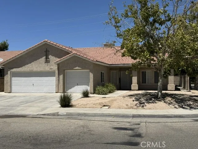2759 Legends Lancaster, CA 93536
