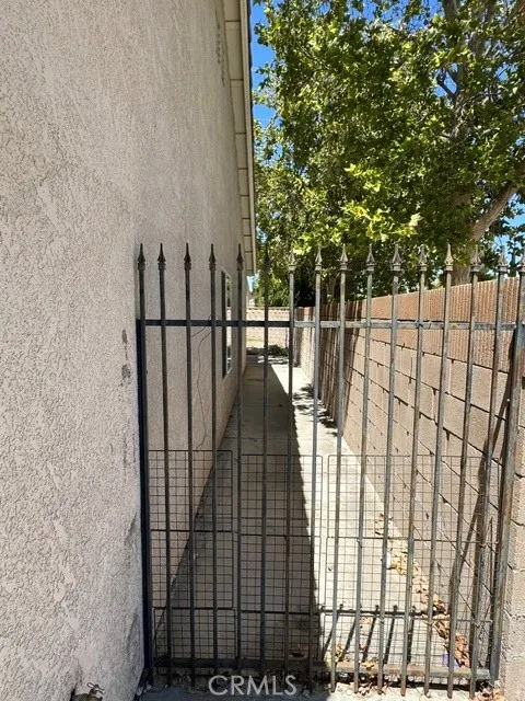 2759 Legends Lancaster, CA 93536