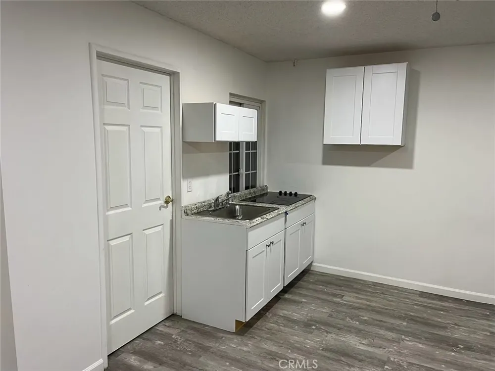 9430 Glade Ave Chatsworth, CA 91311