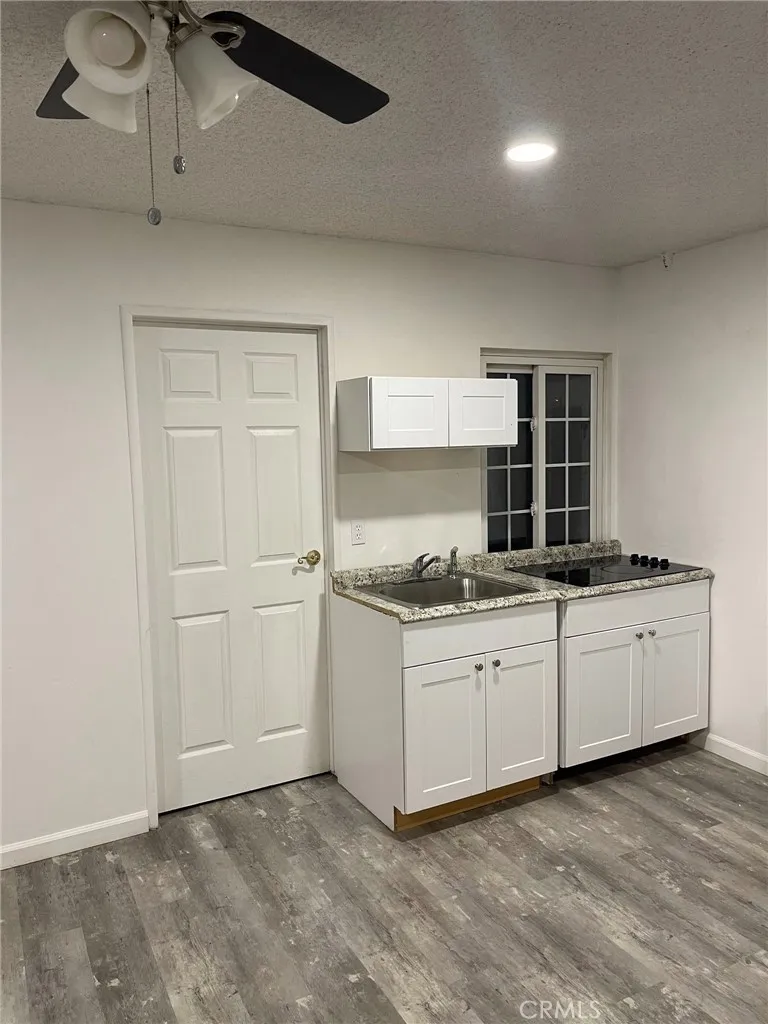 9430 Glade Ave Chatsworth, CA 91311