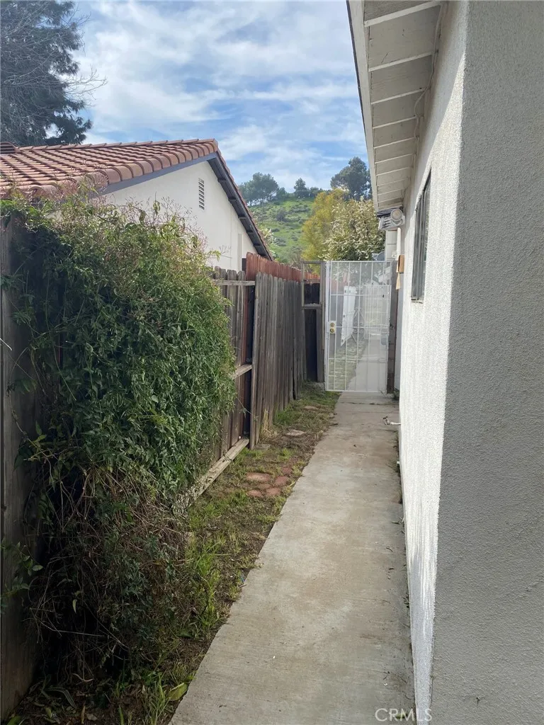 9430 Glade Ave Chatsworth, CA 91311