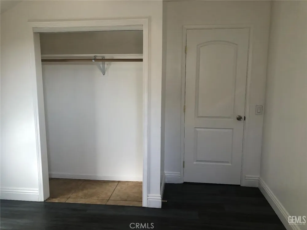121 Roberts Bakersfield, CA 93308