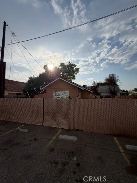 121 Roberts Bakersfield, CA 93308