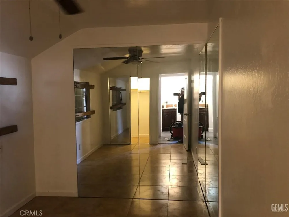 121 Roberts Bakersfield, CA 93308