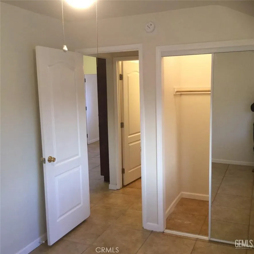 121 Roberts Bakersfield, CA 93308